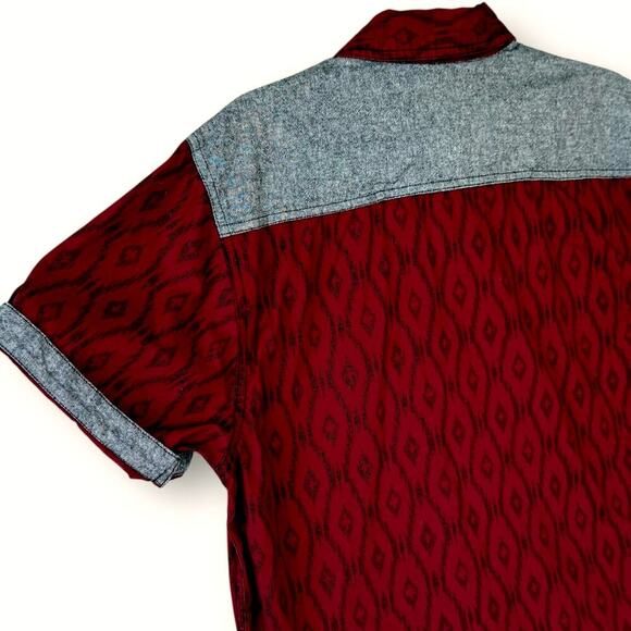 Tranquilty & Mayhem Short Sleeves Button Up Shirt Men Size M Geometric Burgundy - Picture 8 of 13